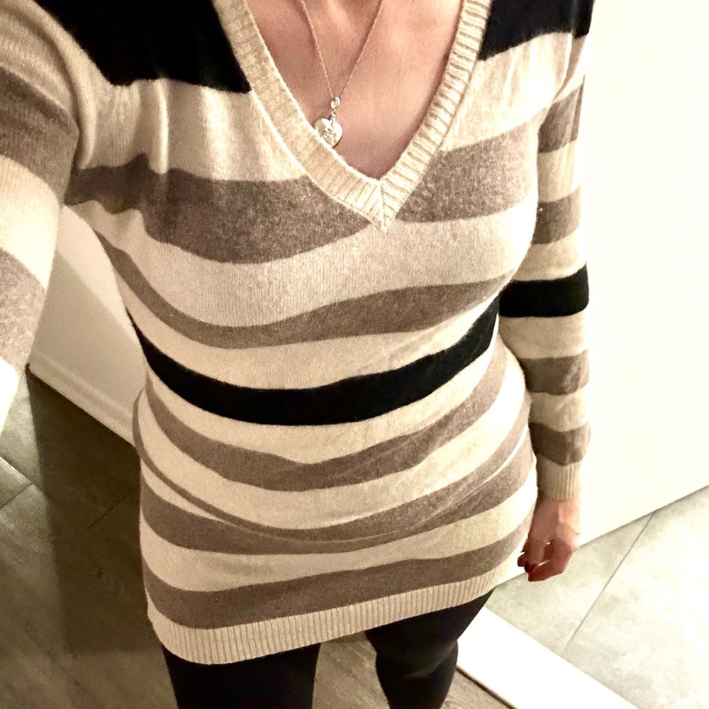 Elegant Striped 100% cashmere Sweater - Black, Cream, and Tan